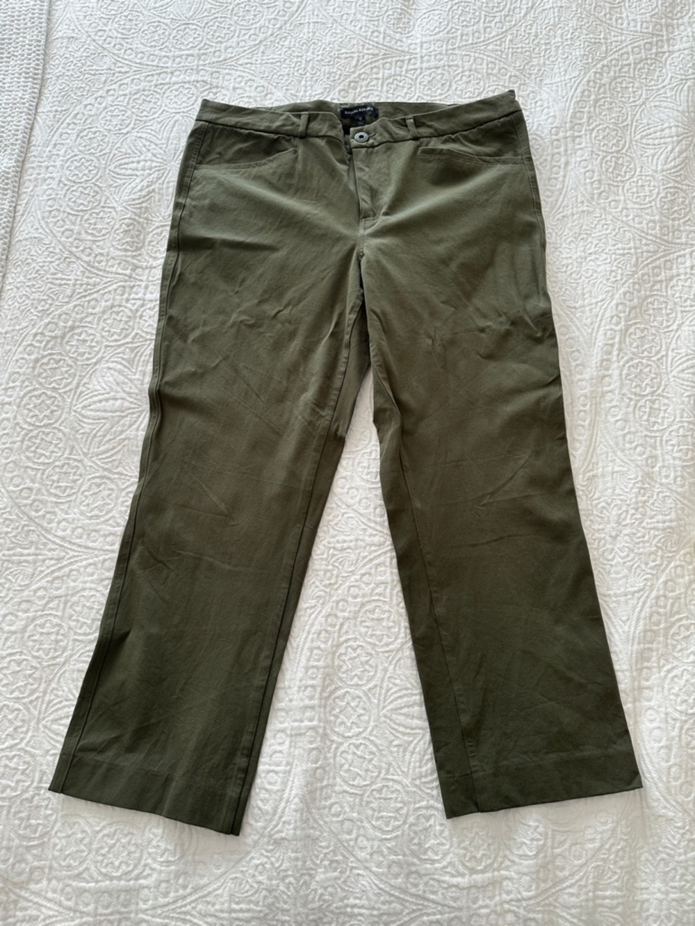Banana Republic Women’s Pants - Ankle/Crop - Olive Green Chinos